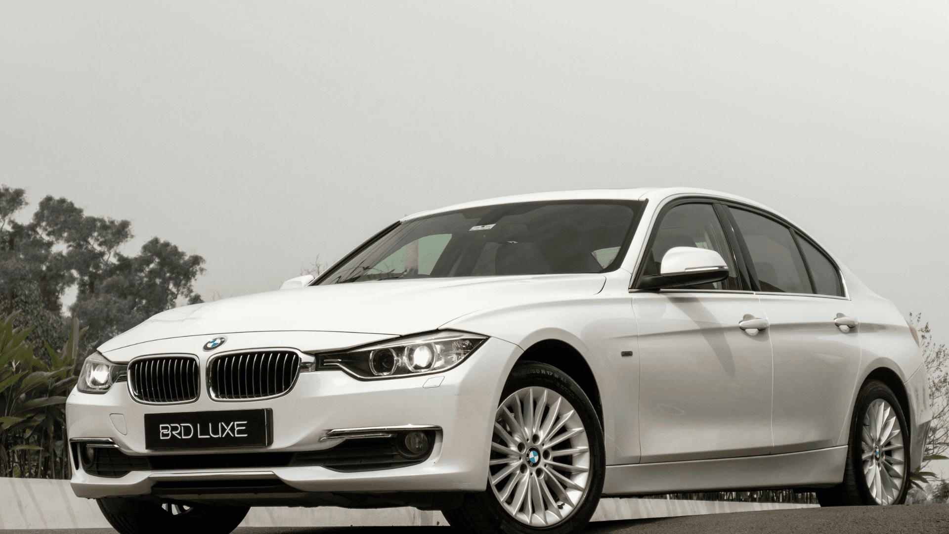 Ein BMW, den du mit einem GPS-Tracker von NorthTracker absichern kannst.